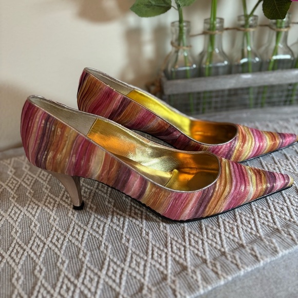 J.Renee Pointed Toed Fabric Design Heels. Size 10.5M 1970’s vibe. Pink/Gold - Picture 1 of 10